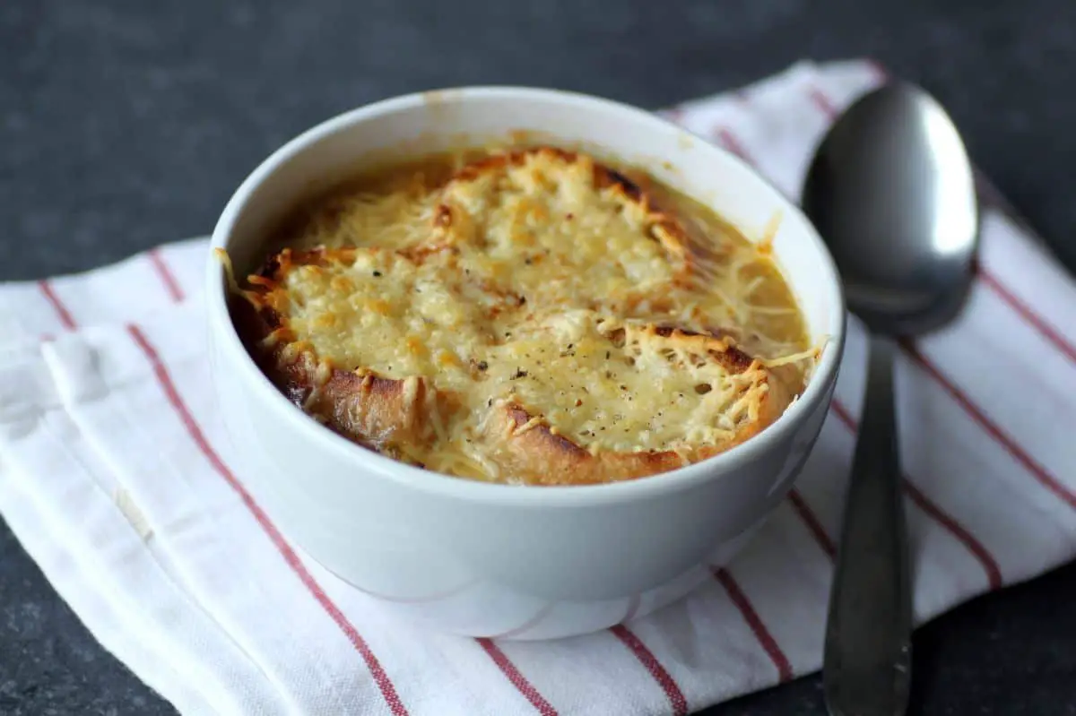 Sopa De Cebola Francesa Cl Ssica